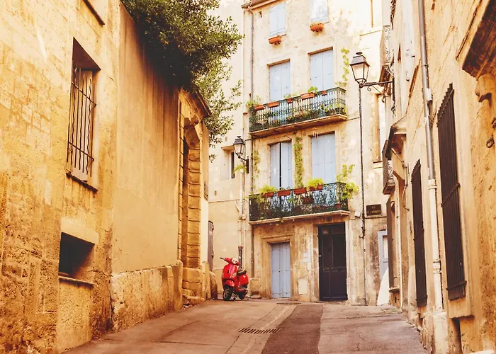 Hôtel D'Aragon - Place de la Comédie -
